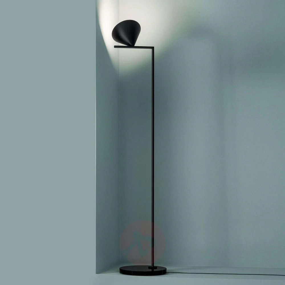 Ninety° Floor Lamp