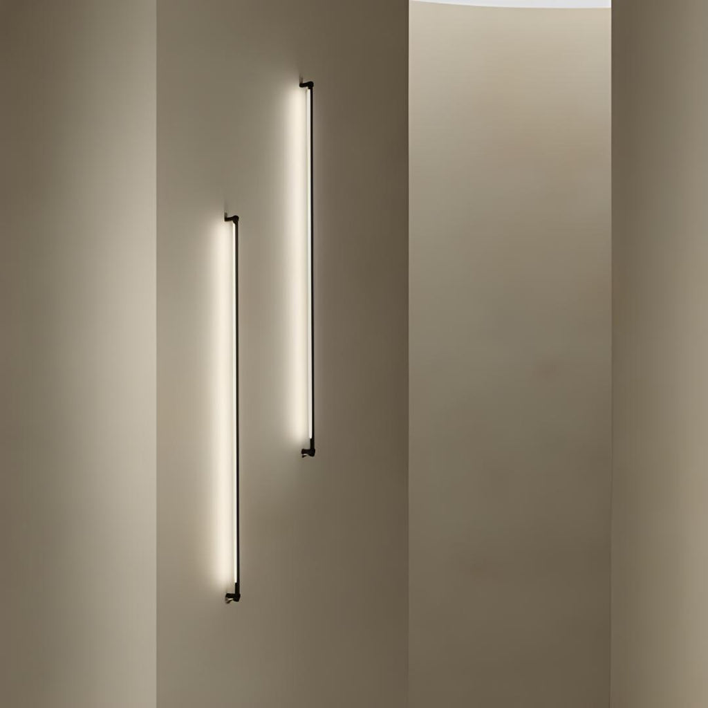 Trace wall light