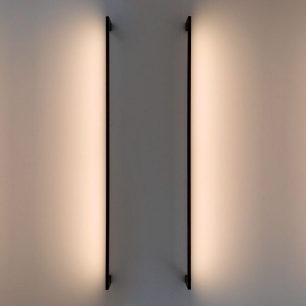 Trace wall light